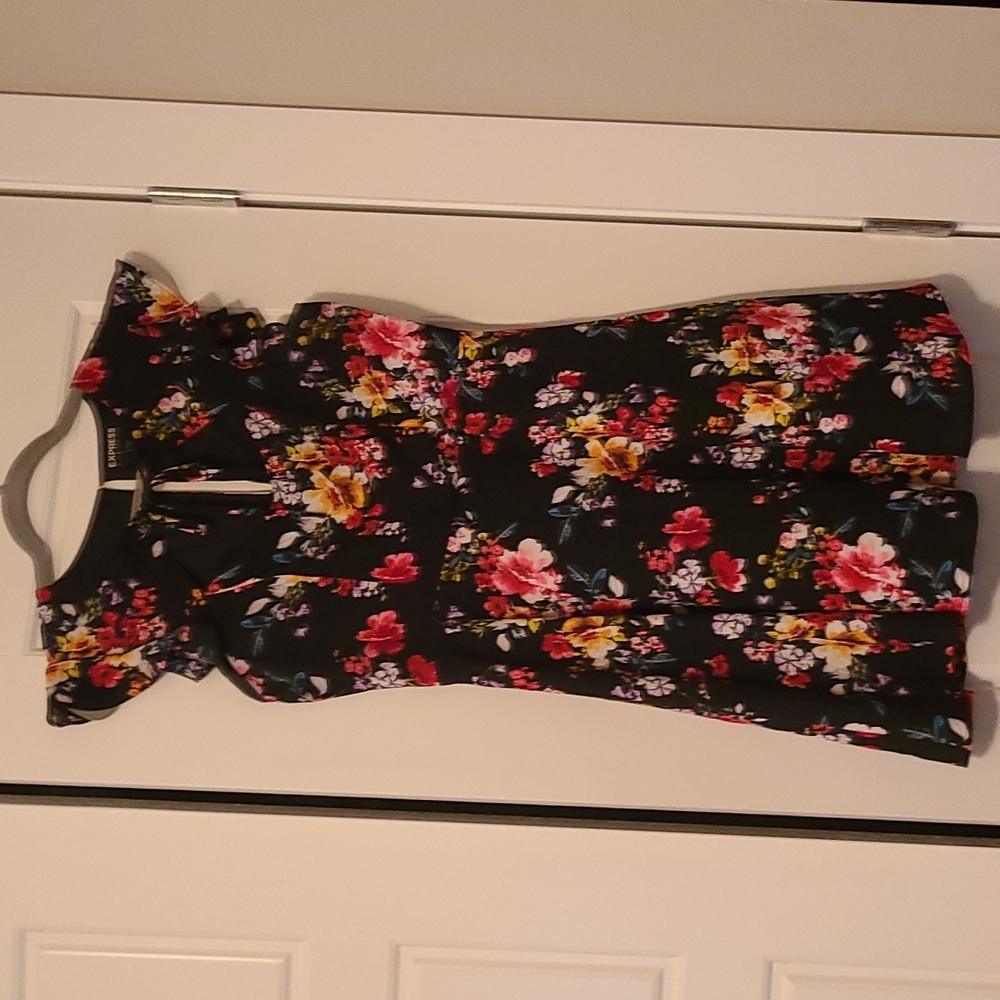 Express black & floral flutter sleeve tie neck dress
